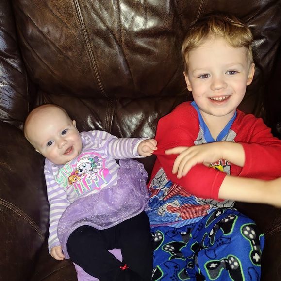 Meet your Posher, Katie - Picture 1 of 1